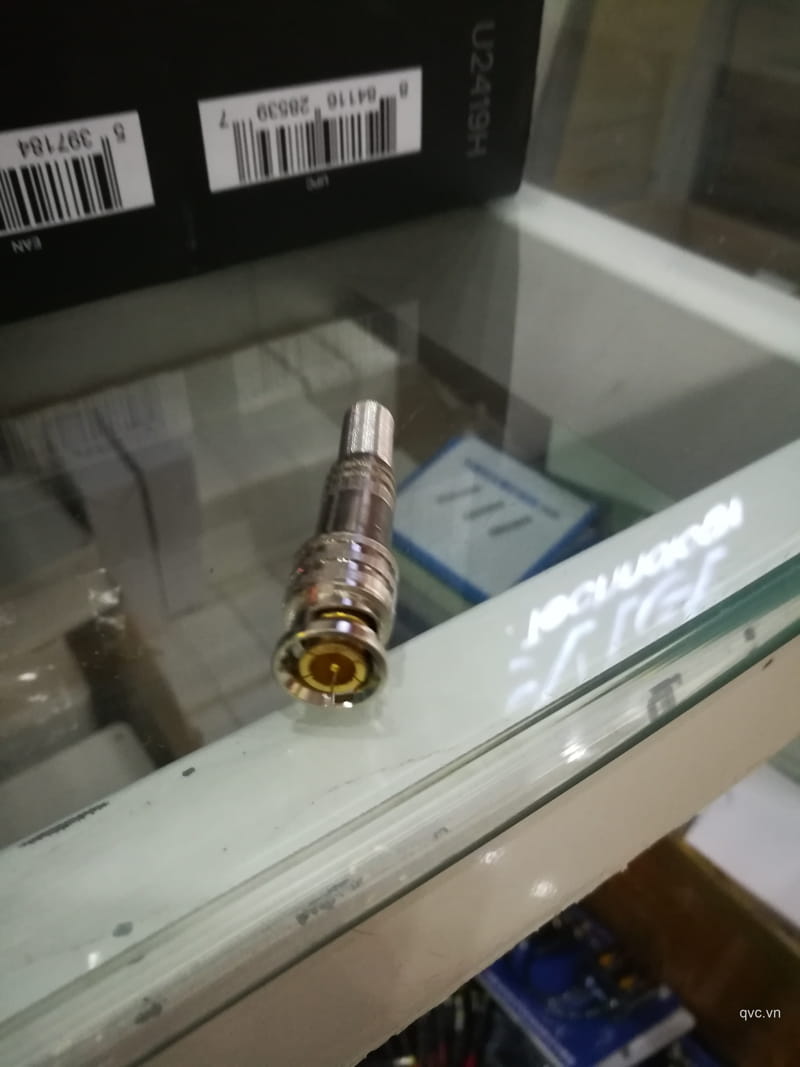 Jac BNC F5.01 ( jack vặn)