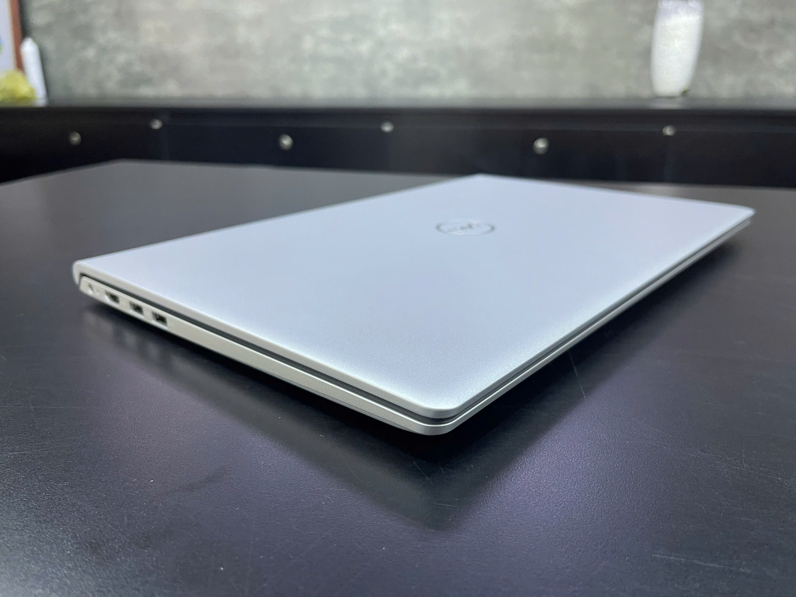 Laptop Dell Inspiron N3530-i3U085W11SLU (i3-1305U/8GB/512GB SSD/15.6" FHD/Win11/Office HS 24/Bạc)