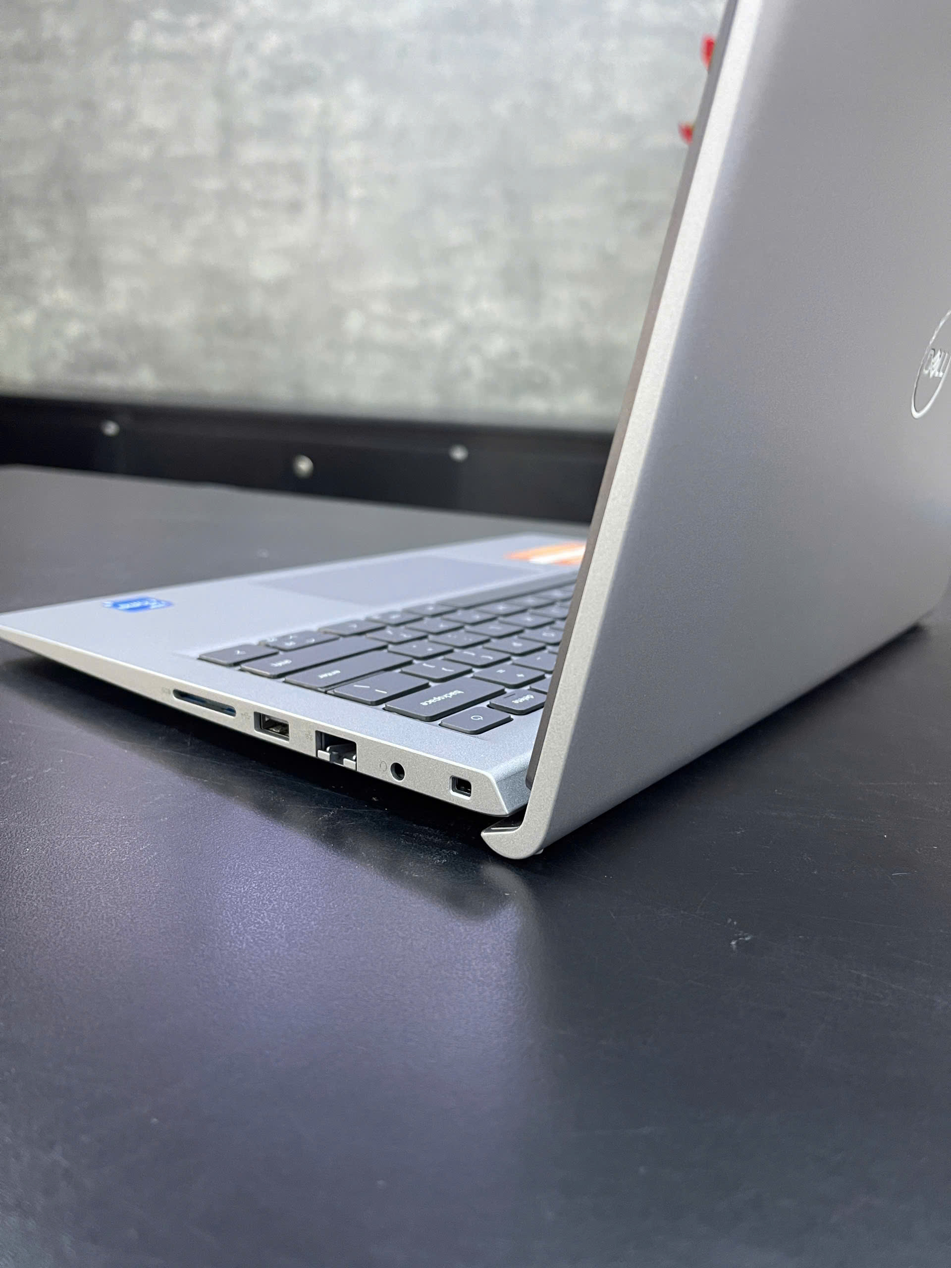 Laptop Dell Vostro 3430 V4I5611W1- Grey (I5-1335U/1x8GB/512GB SSD/14.0 FHD/3C 41WH/UBUNTU 22.04/1Y