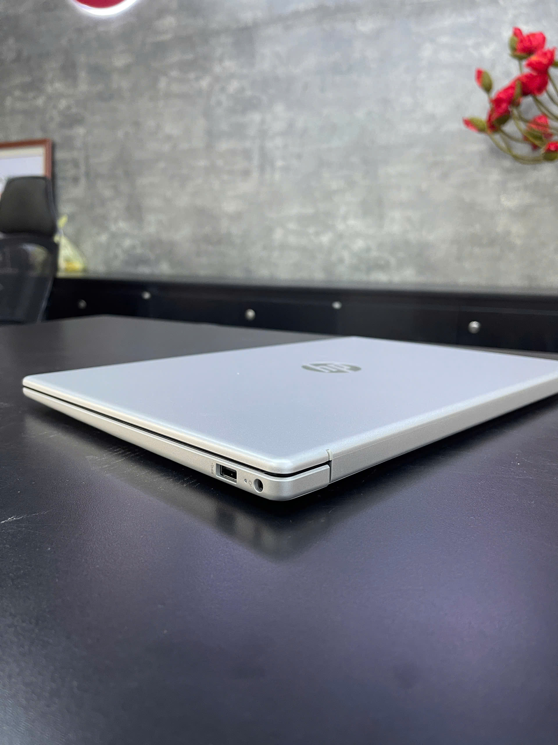Máy tính xách tay HP-FD0095wm i5-1235U/8GB/256GB SSD/ 15.6 inch FHD/W11/Sliver NK 