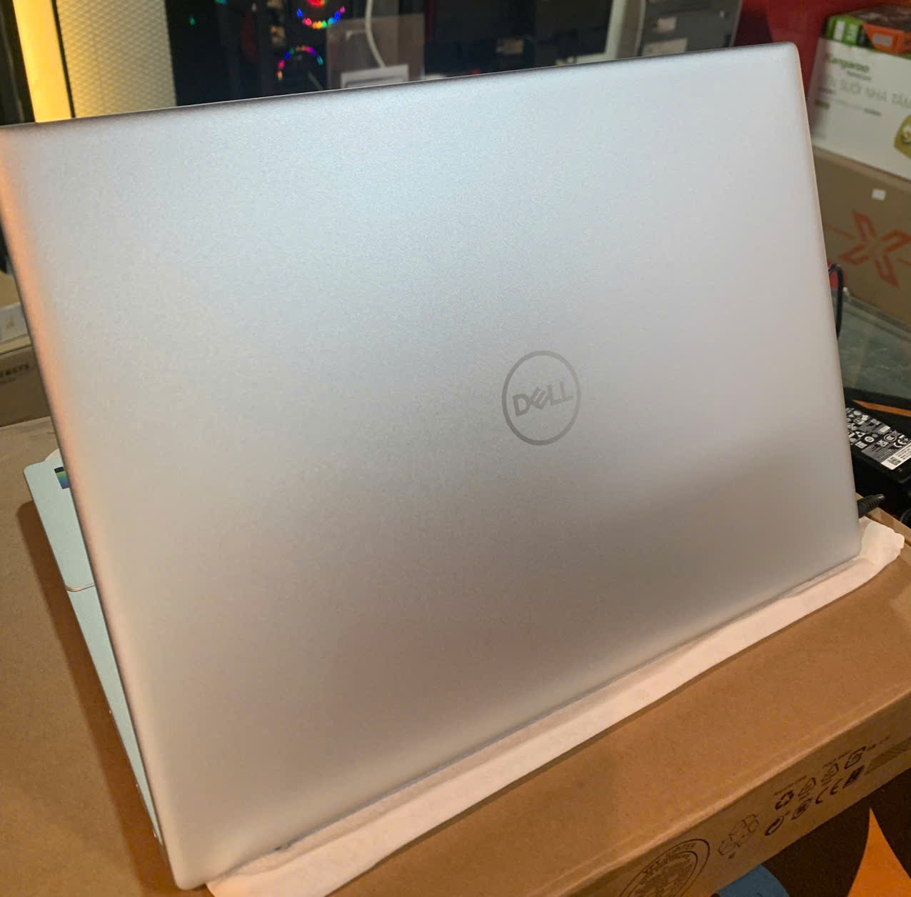 Máy tính xách tay Dell Inspiron 5430 [Core i5-1340P/16GB/SSD 512GB/Intel Iris Xe Graphics/14inch QHD 2.5K/Win11/Màu Bạc _ NK]