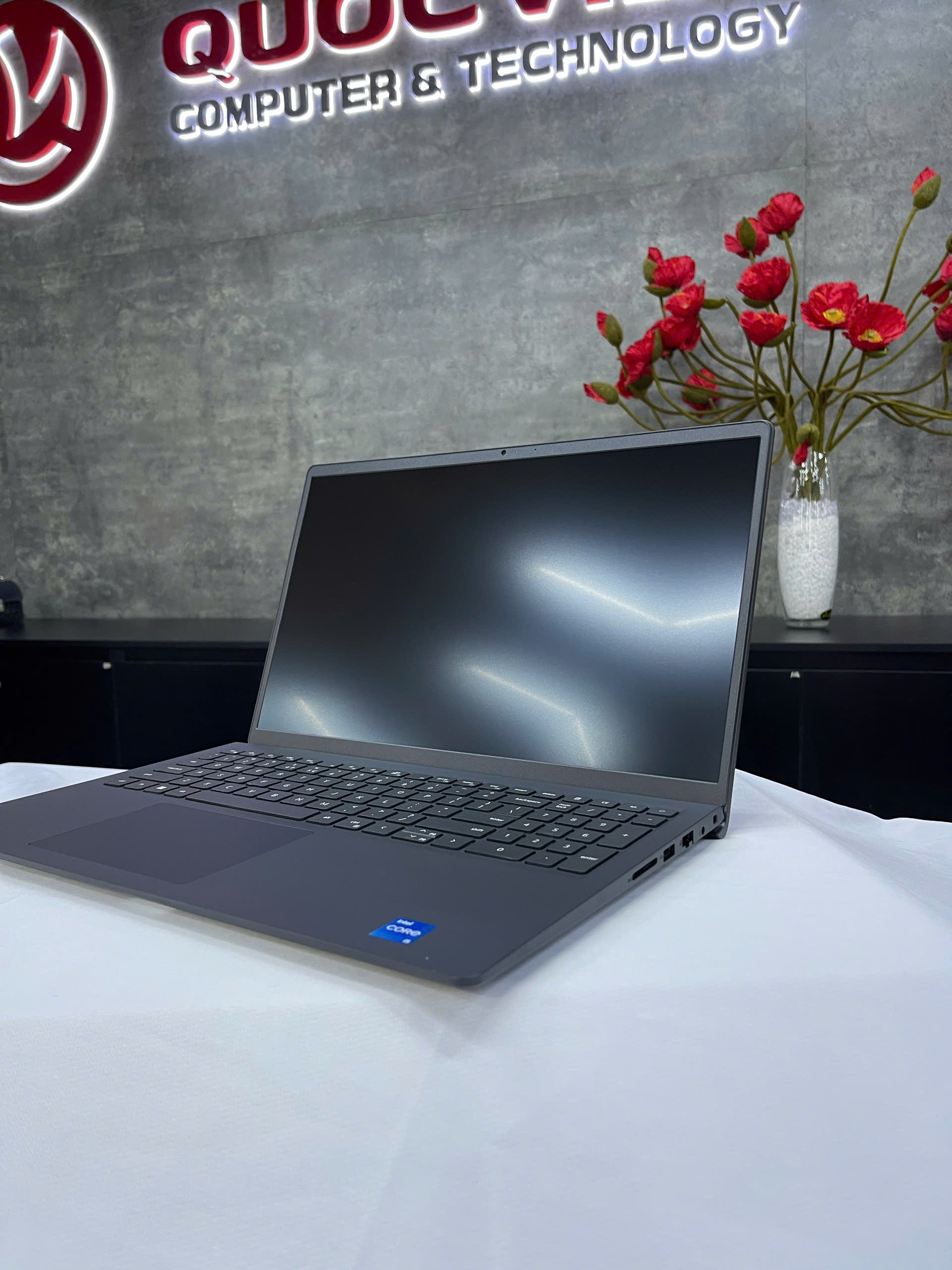 Máy tính xách tay Dell Vostro 3530 i5-1334U/8GB/512GB SSD/15.6 inch FHD/Dos-UBUTU/Black/NK