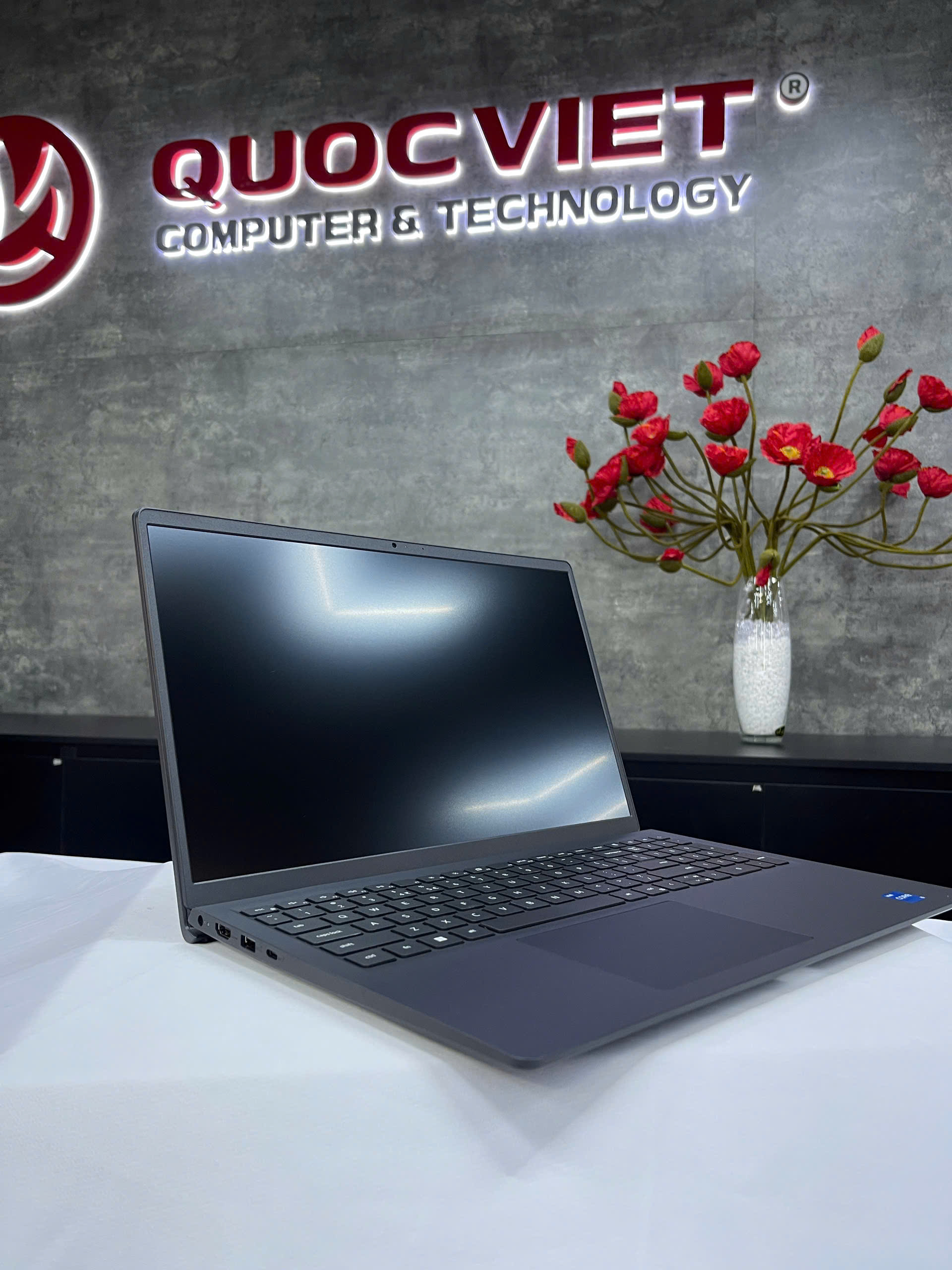 Máy tính xách tay Dell Vostro 3530 i5-1334U/8GB/512GB SSD/15.6 inch FHD/Dos-UBUTU/Black/NK