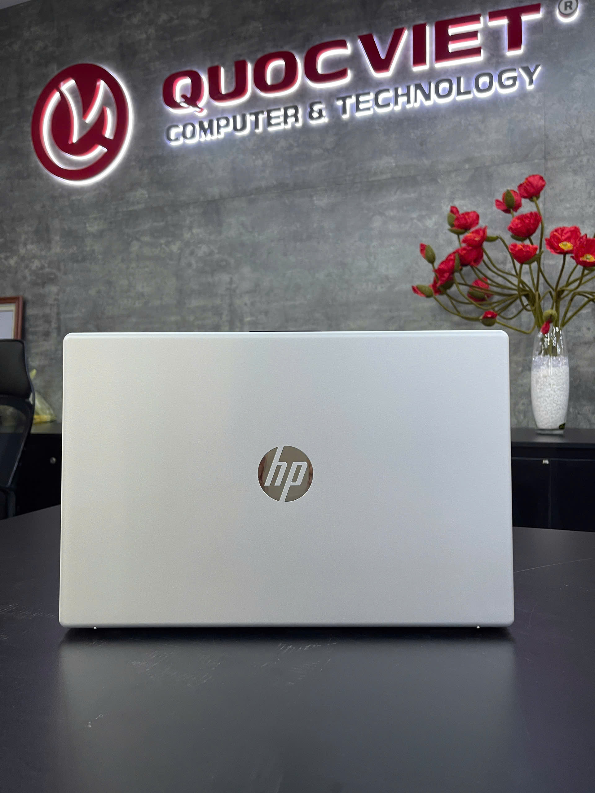 Máy tính xách tay HP 15-fd0235TU_9Q970PA [i5-1334U/16GB RAM/512GB SSD,Intel Graphics/15.6"FHD/Webcam/3 Cell,Wlan ax+BT,W11/Silver/1Y WTY]