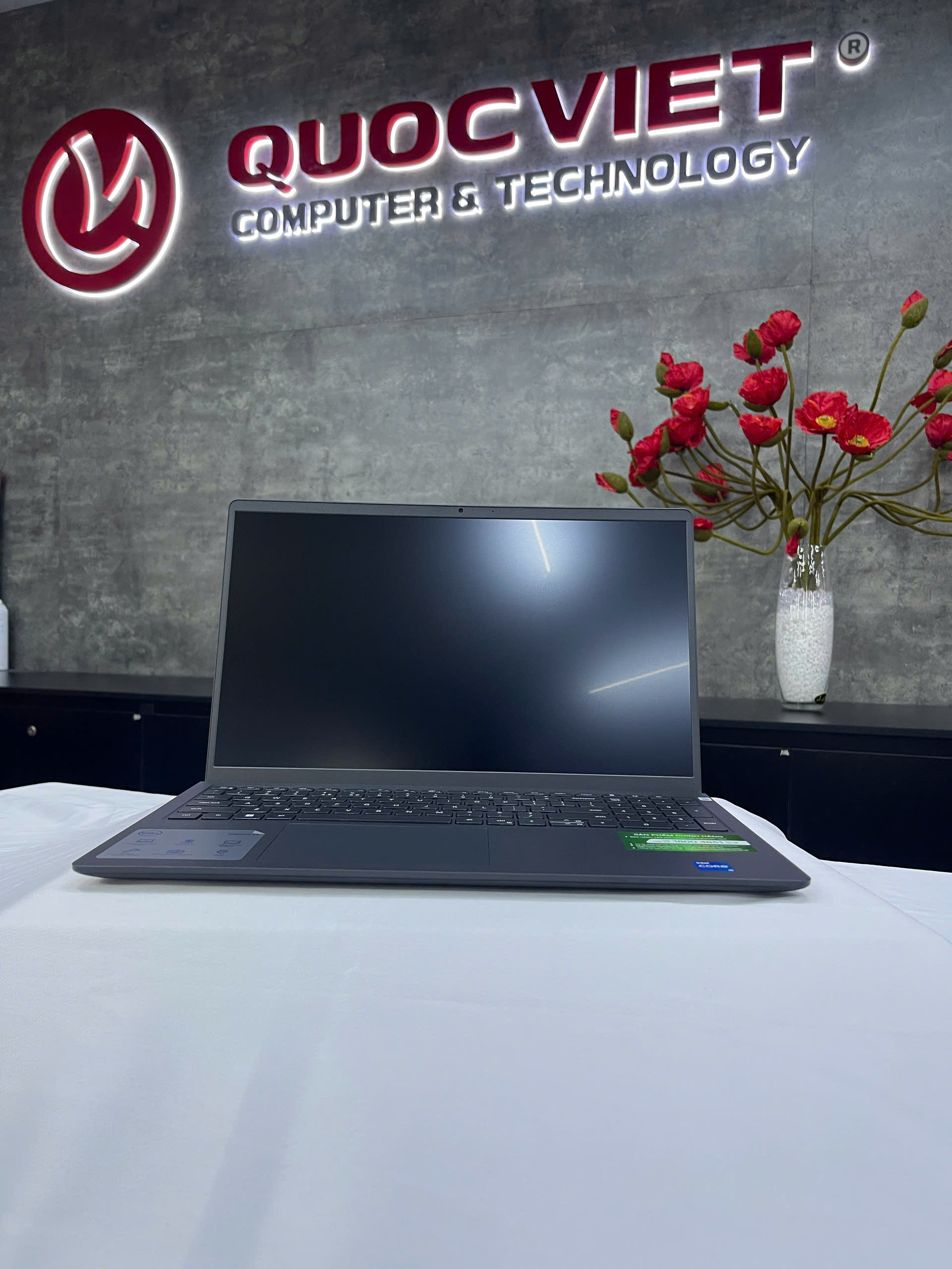 Máy tính xách tay Dell Inspiron 15 3520 71045026 (i5-1235U/ 16GB/ 512GB/15.6 inch FHD/ W11/ Of/ Đen)