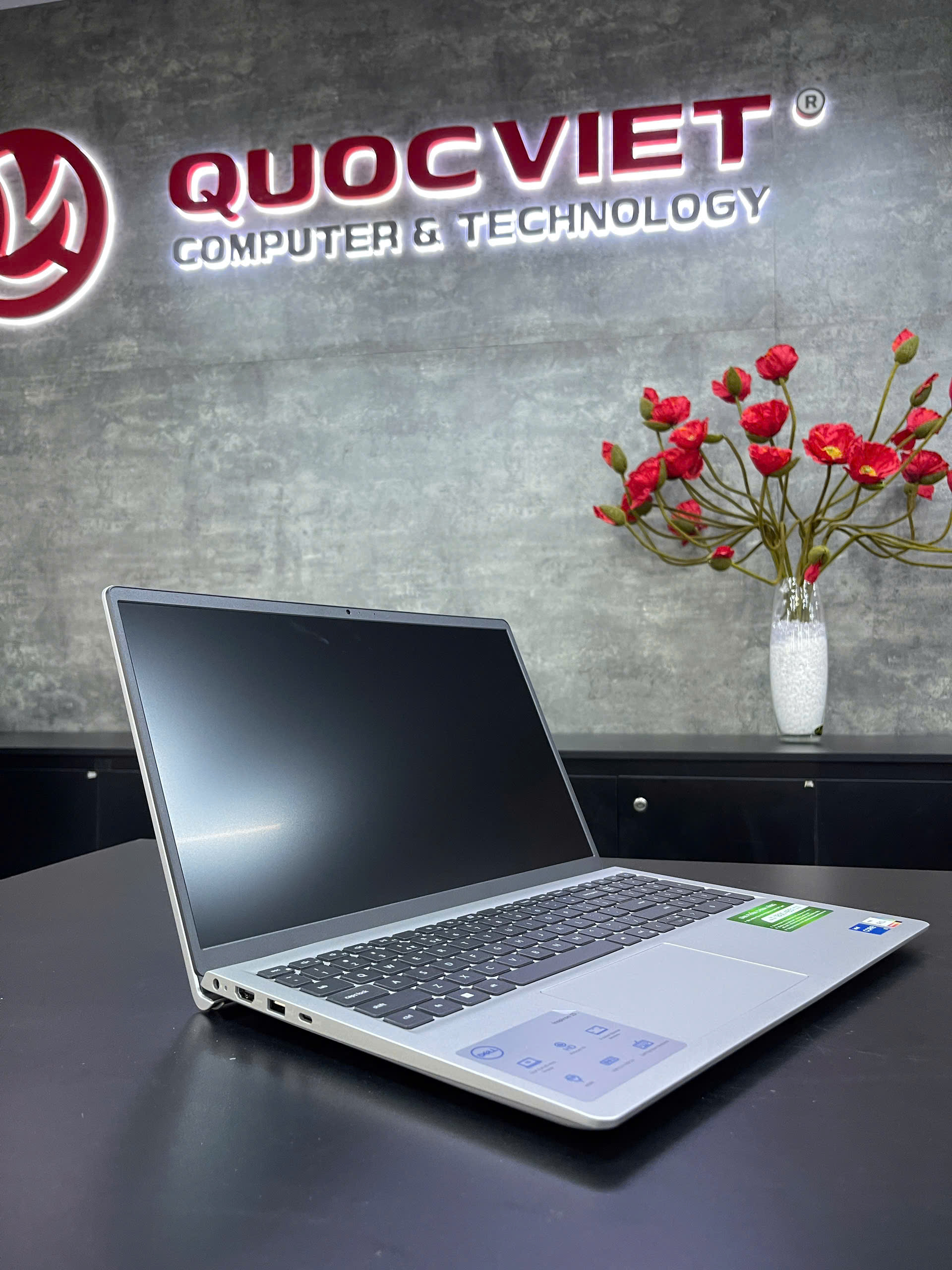 Máy tính xách tay Dell Inspiron 3520 N5I5057W1 (i5 1235U/16GB/512GB SSD/15.6 inch FHD/W11/Off/Silver