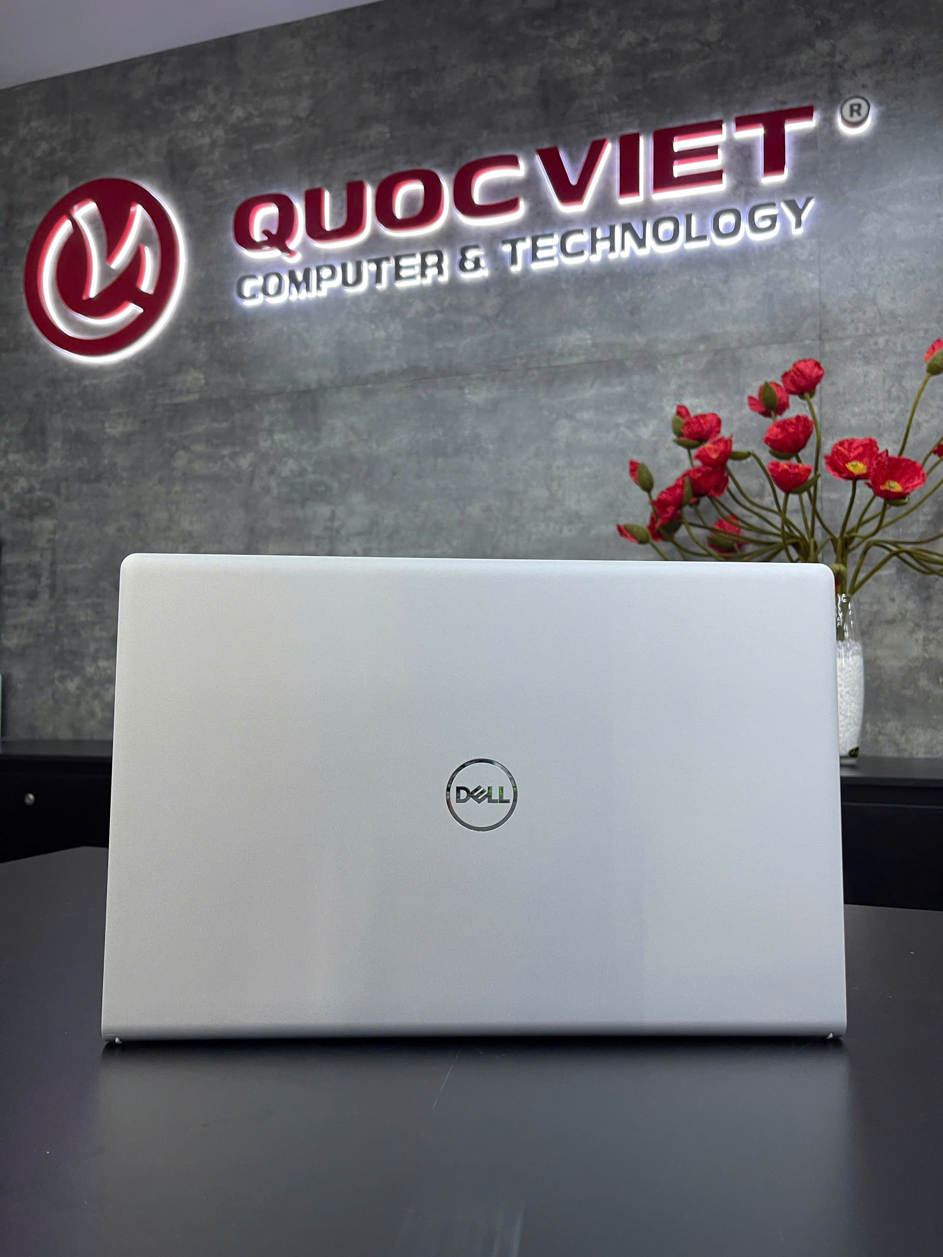 Máy tính xách tay Dell Inspiron 3530 71053696 Core i5-1334U/16GB/512GB SSD/15.6 FHD/W11/OF/1Y/Sliver