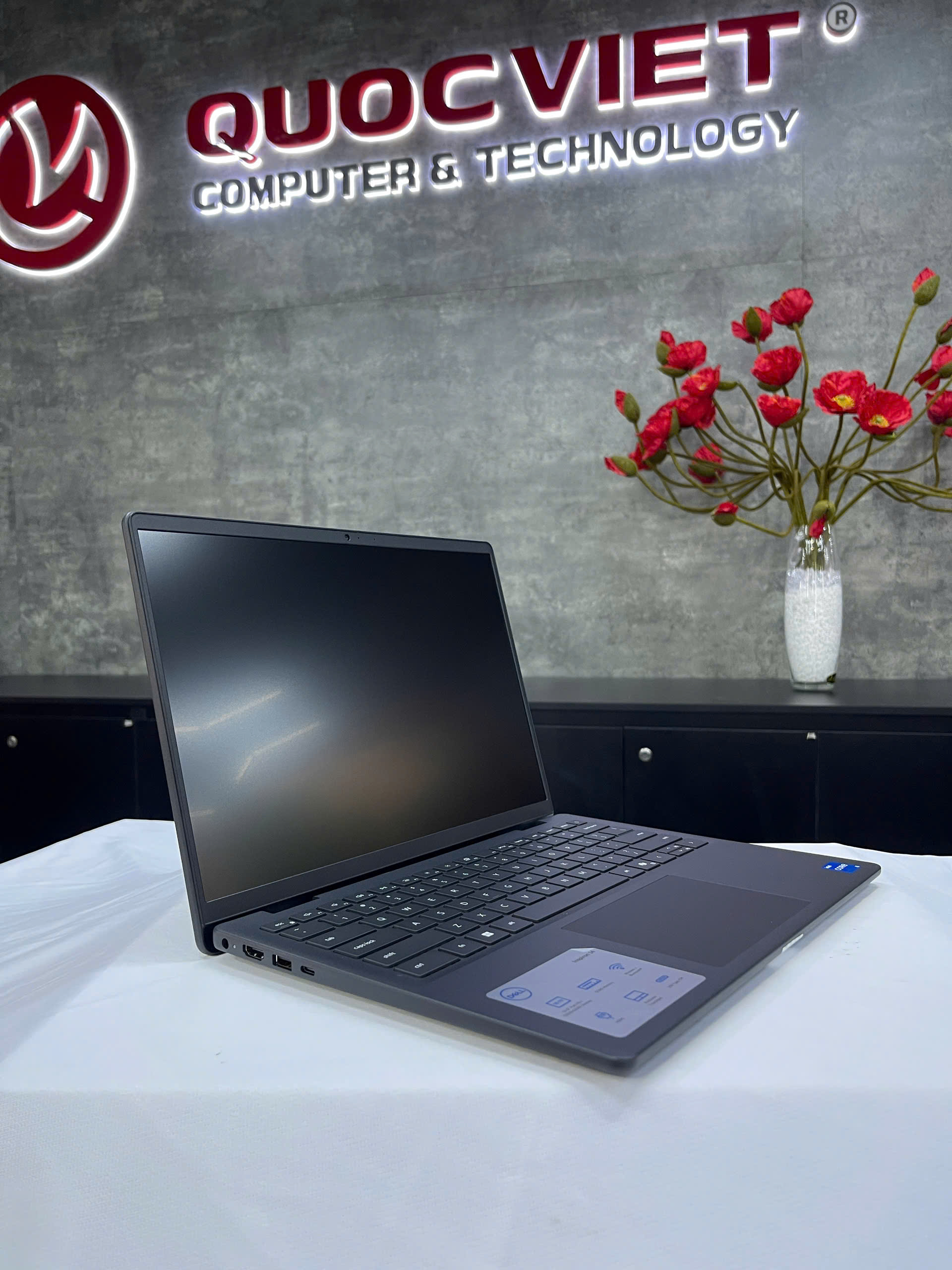 Máy tính xách tay Dell Inspiron 5440-5463BLK (i5-1334U/8GB/512GB SSD/14.0 FHD/W11/ 1Y/ BLACK/Đèn BP)