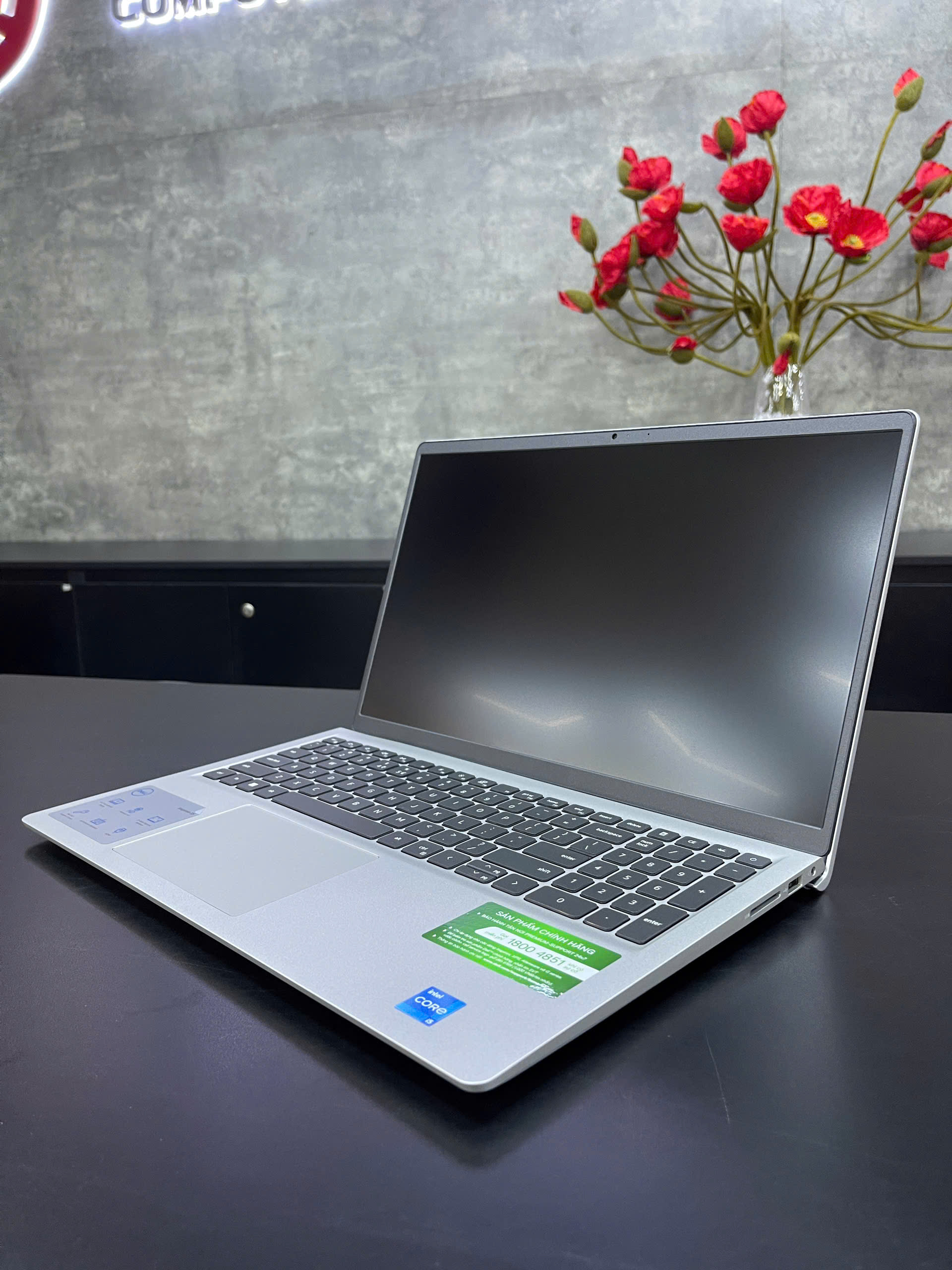 Máy tính xách tay Dell Inspiron 3520 N5I5352W1 (I5 1235U/8G/512GB/WIN 11/OFF24/15.6 INCH FHD/BẠC/1Y) 
