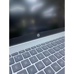 Máy tính xách tay HP 15-fd0235TU_9Q970PA [i5-1334U/16GB RAM/512GB SSD,Intel Graphics/15.6"FHD/Webcam/3 Cell,Wlan ax+BT,W11/Silver/1Y WTY]