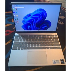 Máy tính xách tay Dell Inspiron 5330 Core i5-1340P/ 16GB/ SSD 512GB/ 13.3 inch QHD+/ W11/ Màu Bạc/NK